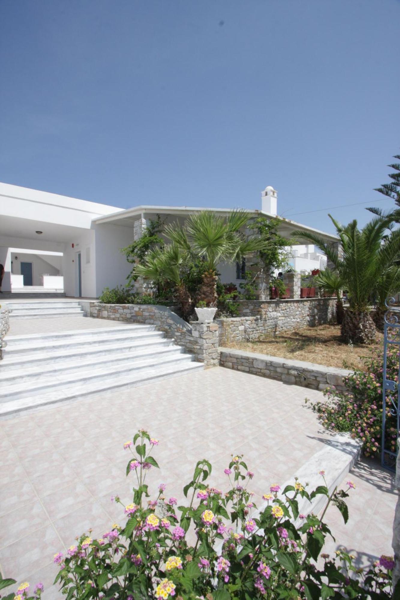 Manos Apartments Mégas Yialós-Nítes Exteriör bild