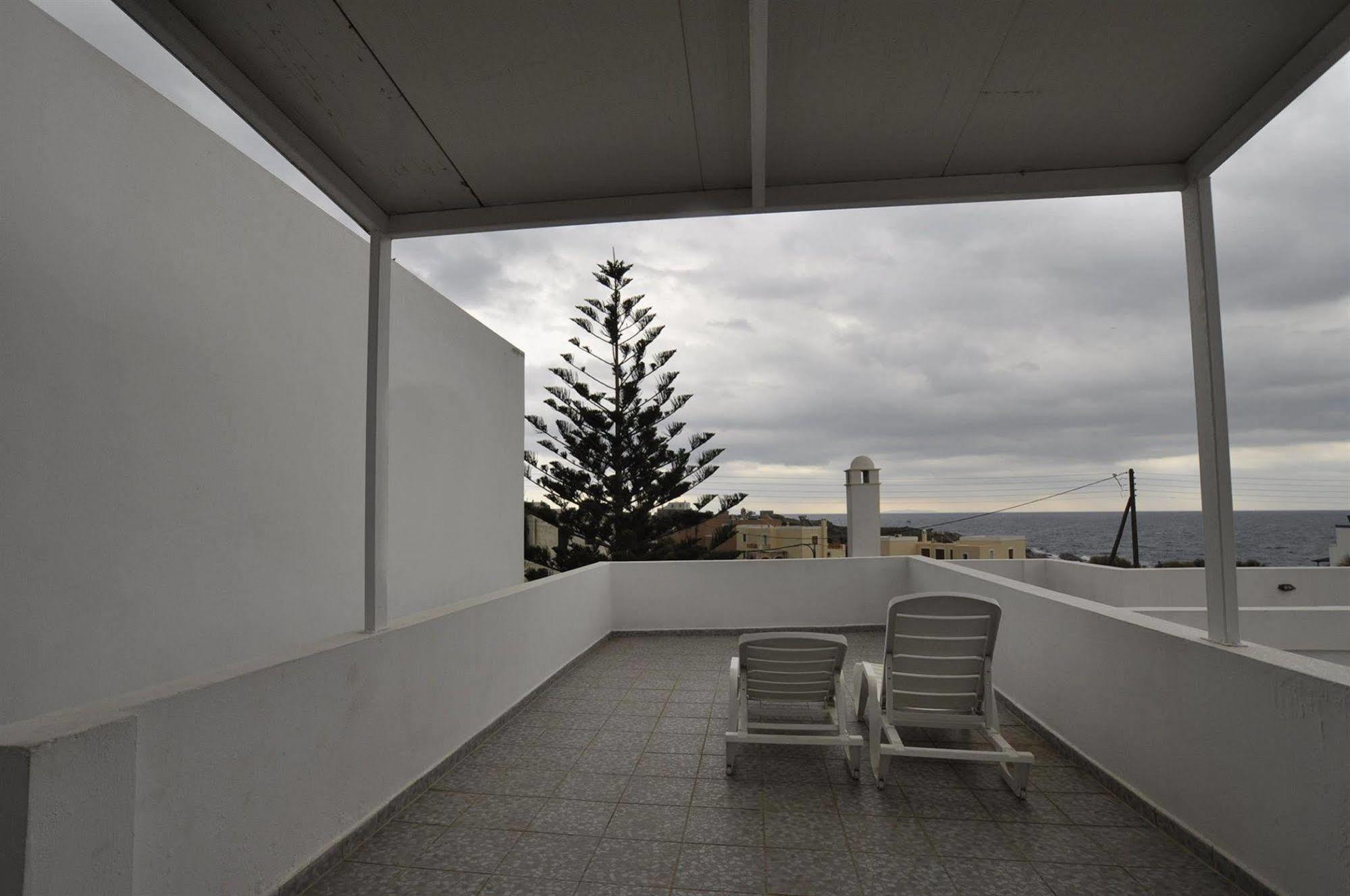 Manos Apartments Mégas Yialós-Nítes Exteriör bild